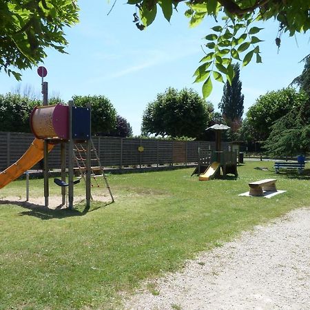 Le Gite Du Canal Noyers-sur-Cher Exteriör bild
